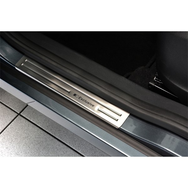 Instegslist, Fram och bak - P1024619 - skoda yeti